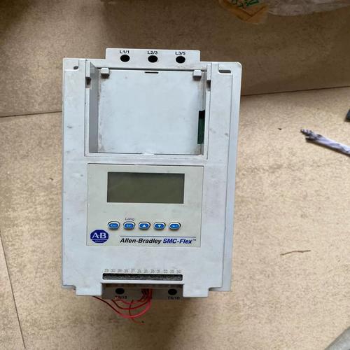 45KW水泵采用施耐德软启动器 ,需要配置热继电器吗?